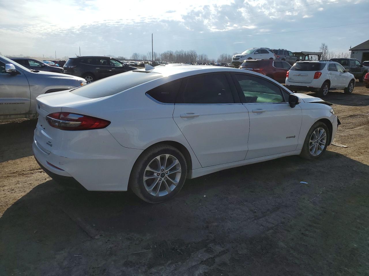 2019 Fusion VIN 3FA6P0LU7KR265446 photo 3