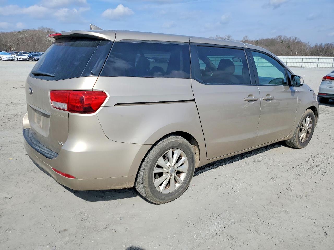 2017 Kia SEDONA VIN KNDMB5C1XH6230568 photo 3