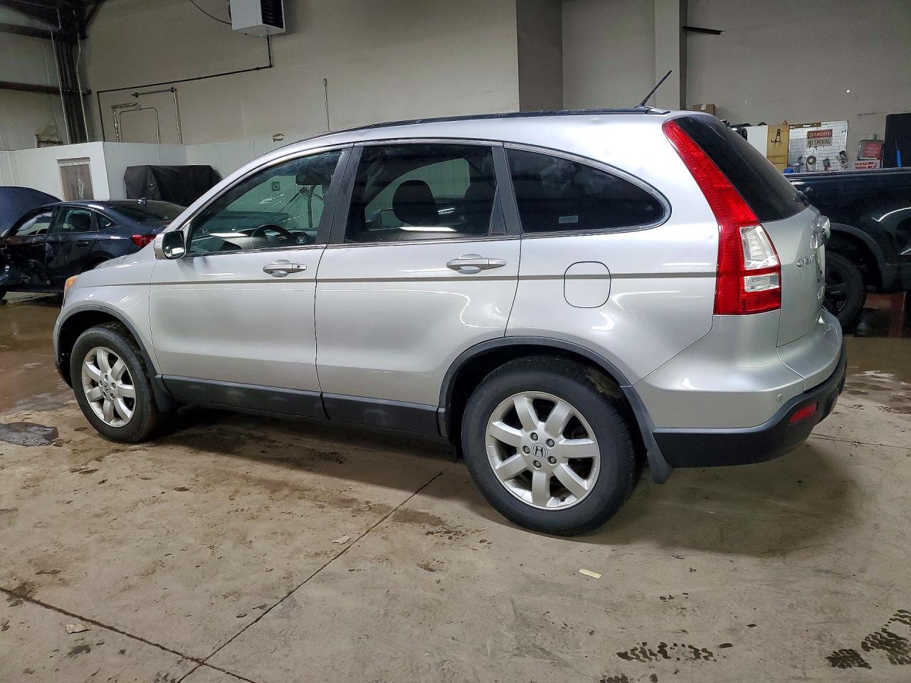 2009 Honda Crv VIN 5J6RE487X9L024376 photo 2