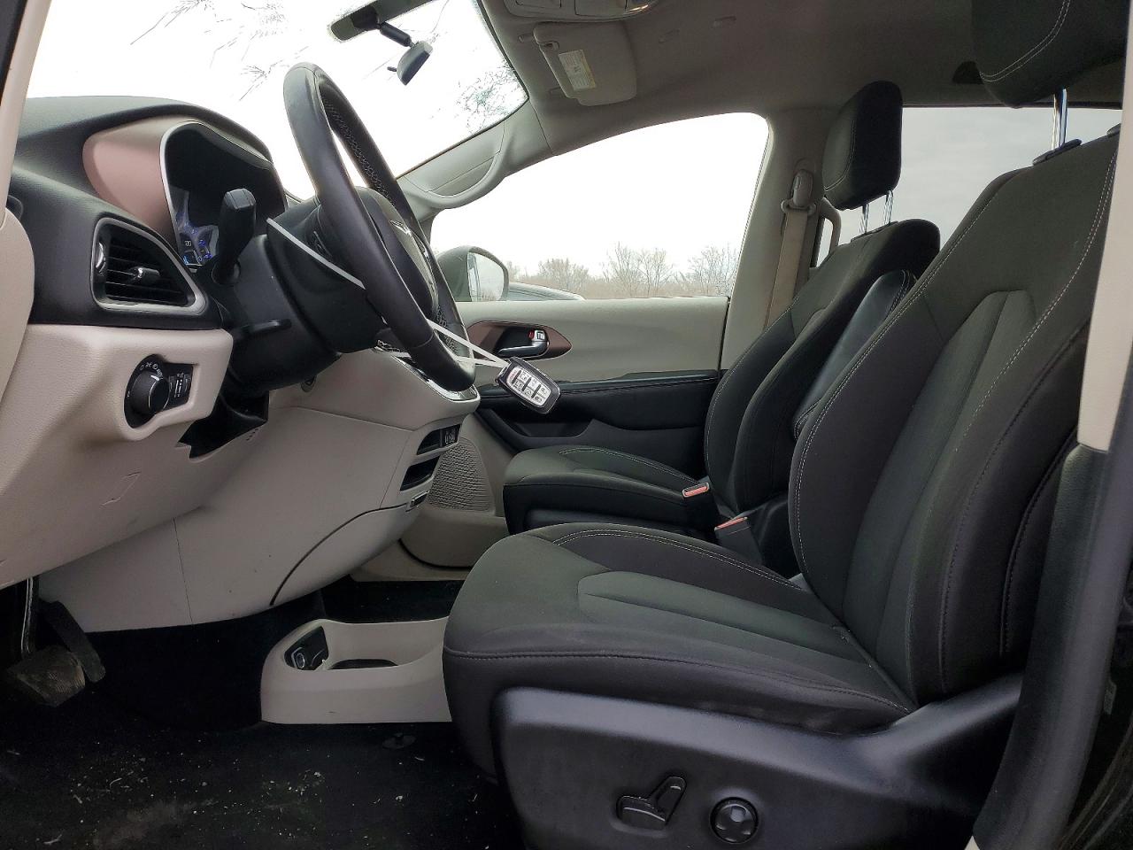 2022 Chrysler Minivan VIN 2C4RC1CG2NR226907 photo 7