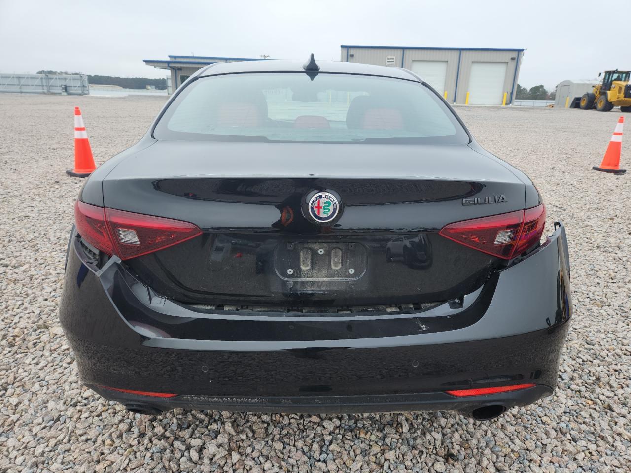 2019 Alfa Giulia VIN ZARFAMAN6K7620019 photo 6