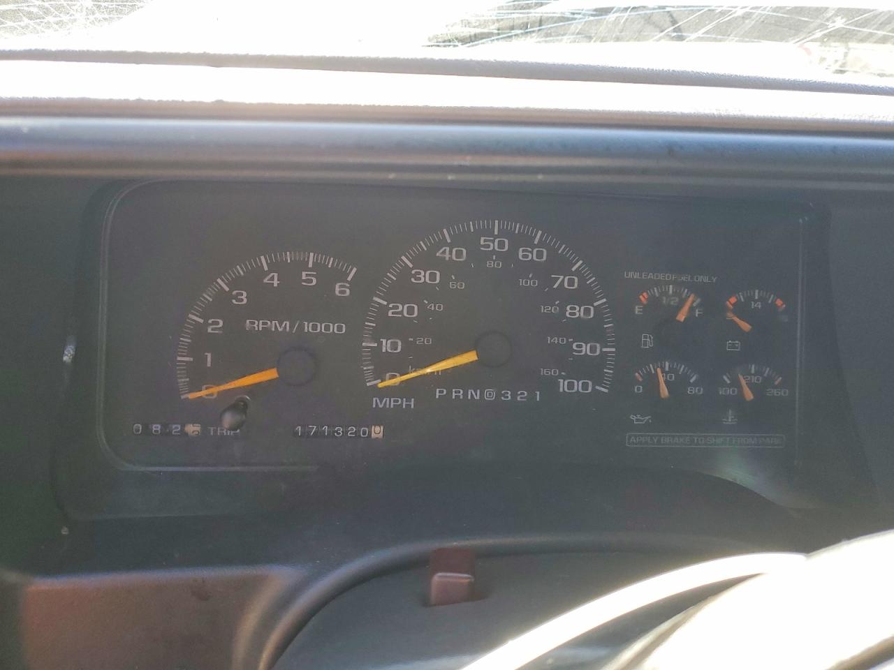 1997 Chevrolet Tahoe VIN 3GNEK18R8VG190200 photo 9