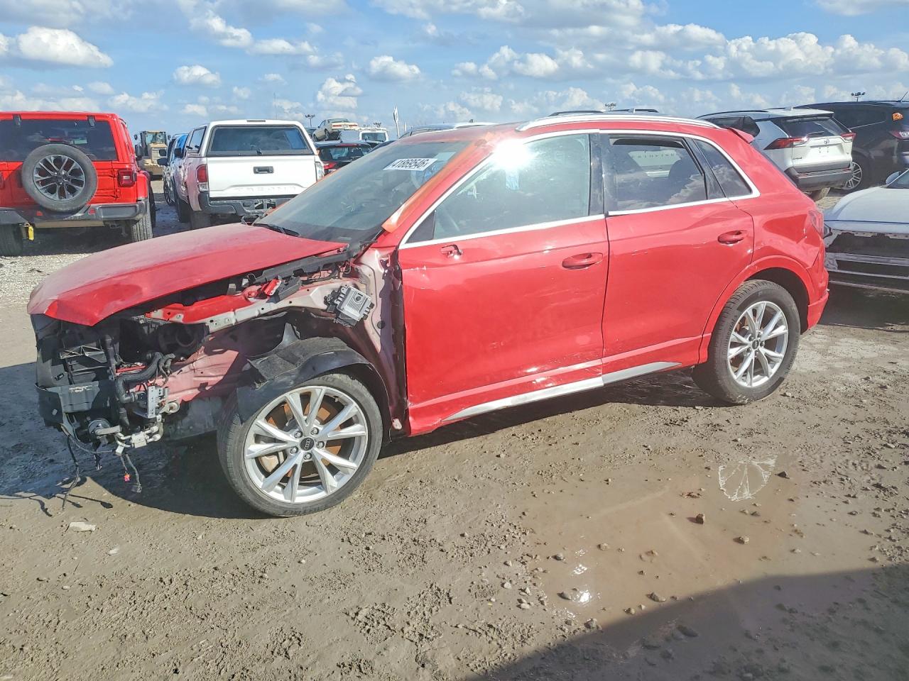 2024 Audi Q3 VIN WA1DECF38R1049860 photo 1