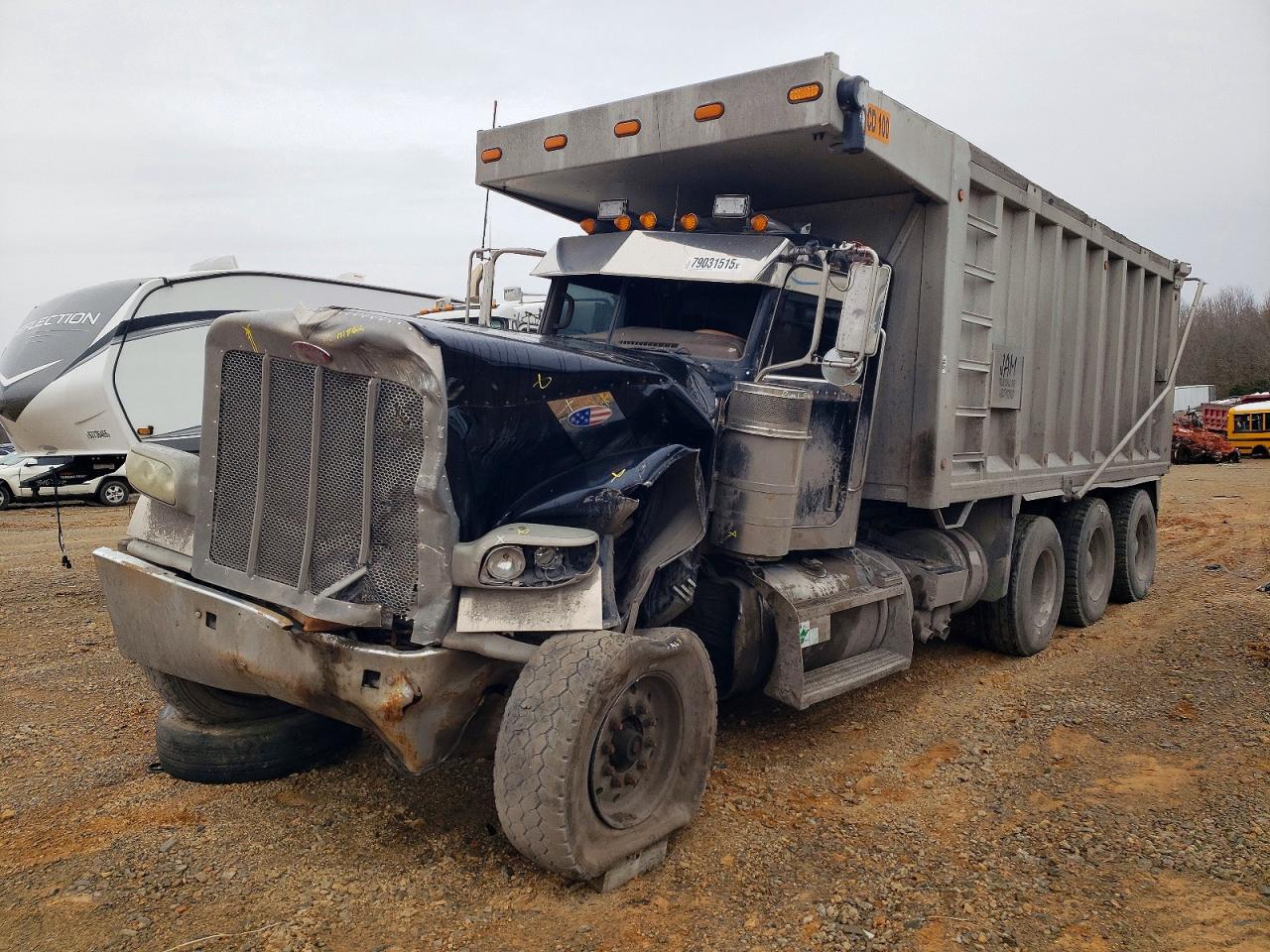 2009 PETERBILT All models VIN 1NPXL4TX49D775745 photo 2