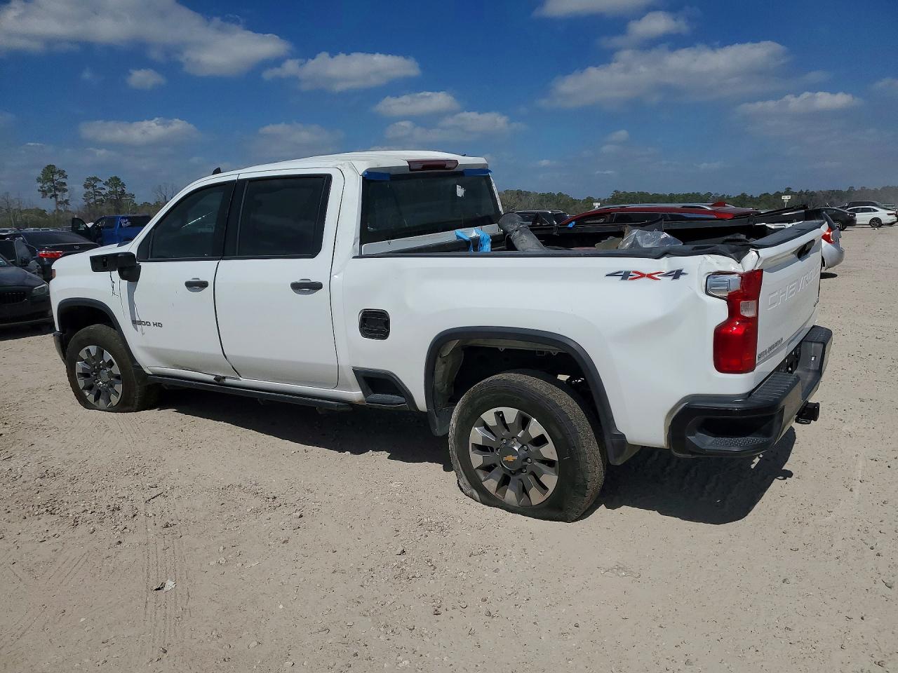 2025 Chevrolet All models VIN 1GC4KME70SF306754 photo 2