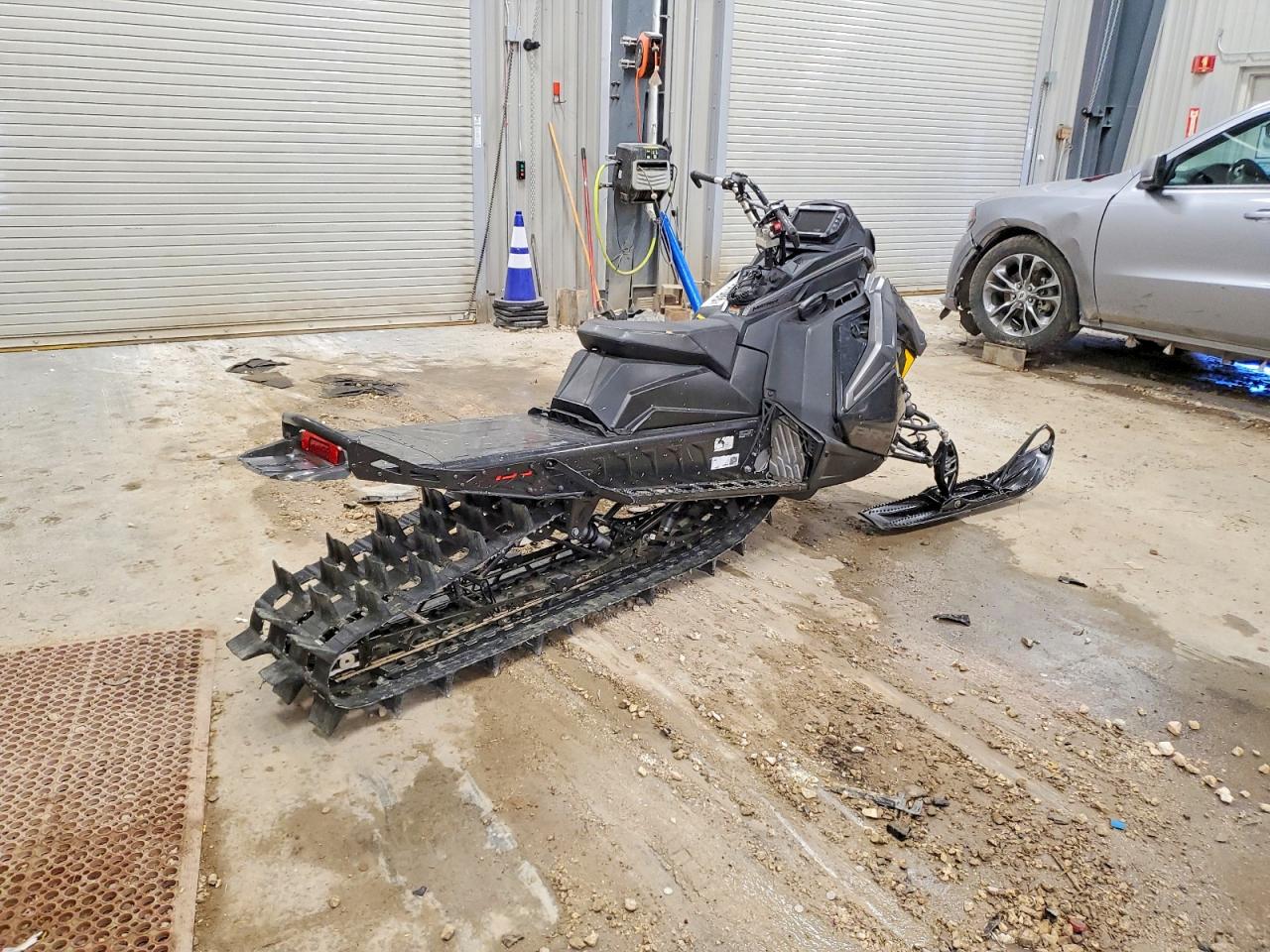 2023 POLA SNOWMOBILE VIN SN1TFG8M5PC255924 photo 4