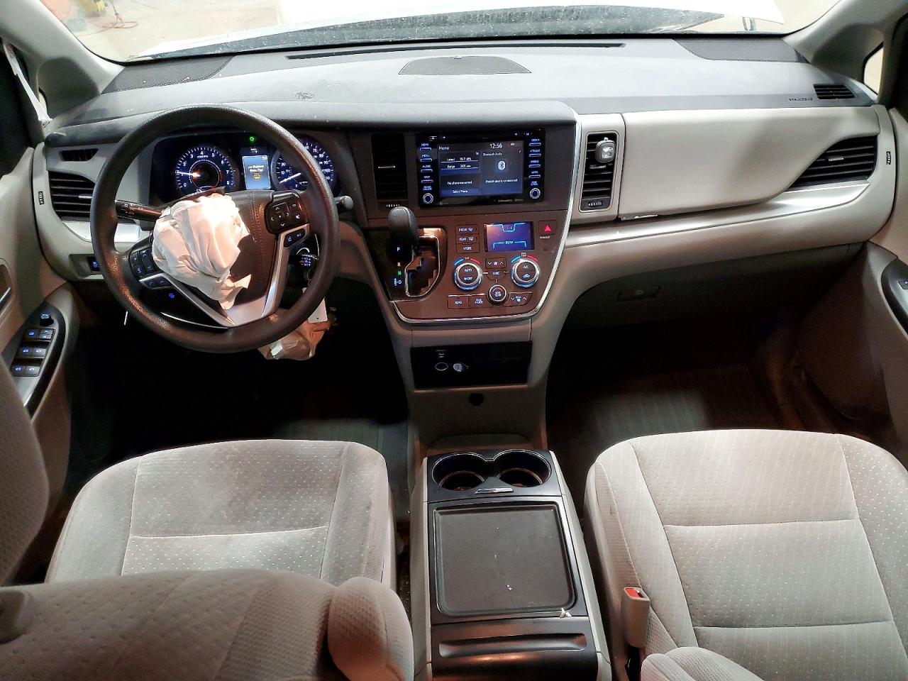 2019 Toyota Sienna VIN 5TDKZ3DC6KS983898 photo 8