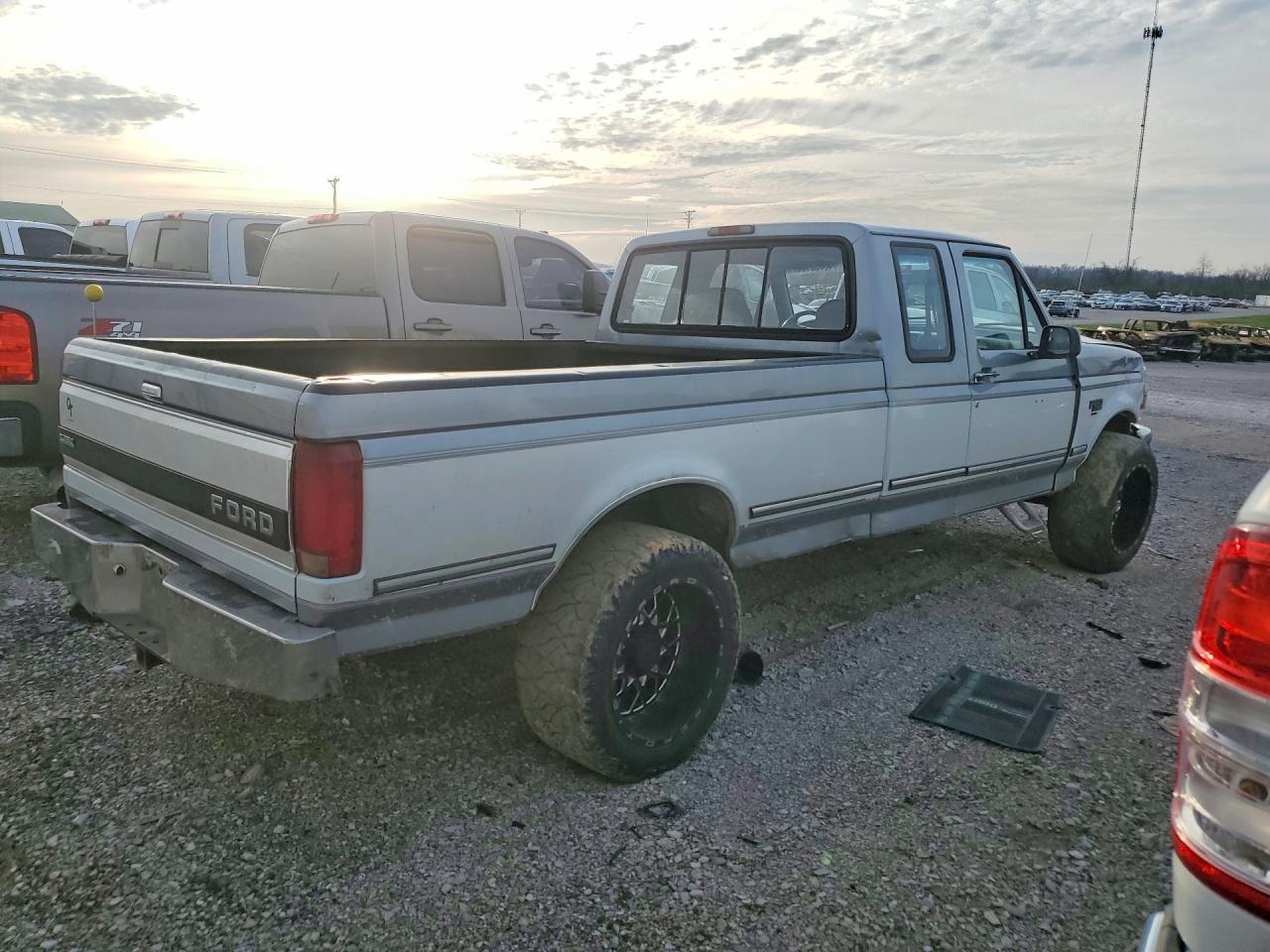 1994 Ford F250 VIN 1FTHX25K9RKA09141 photo 3