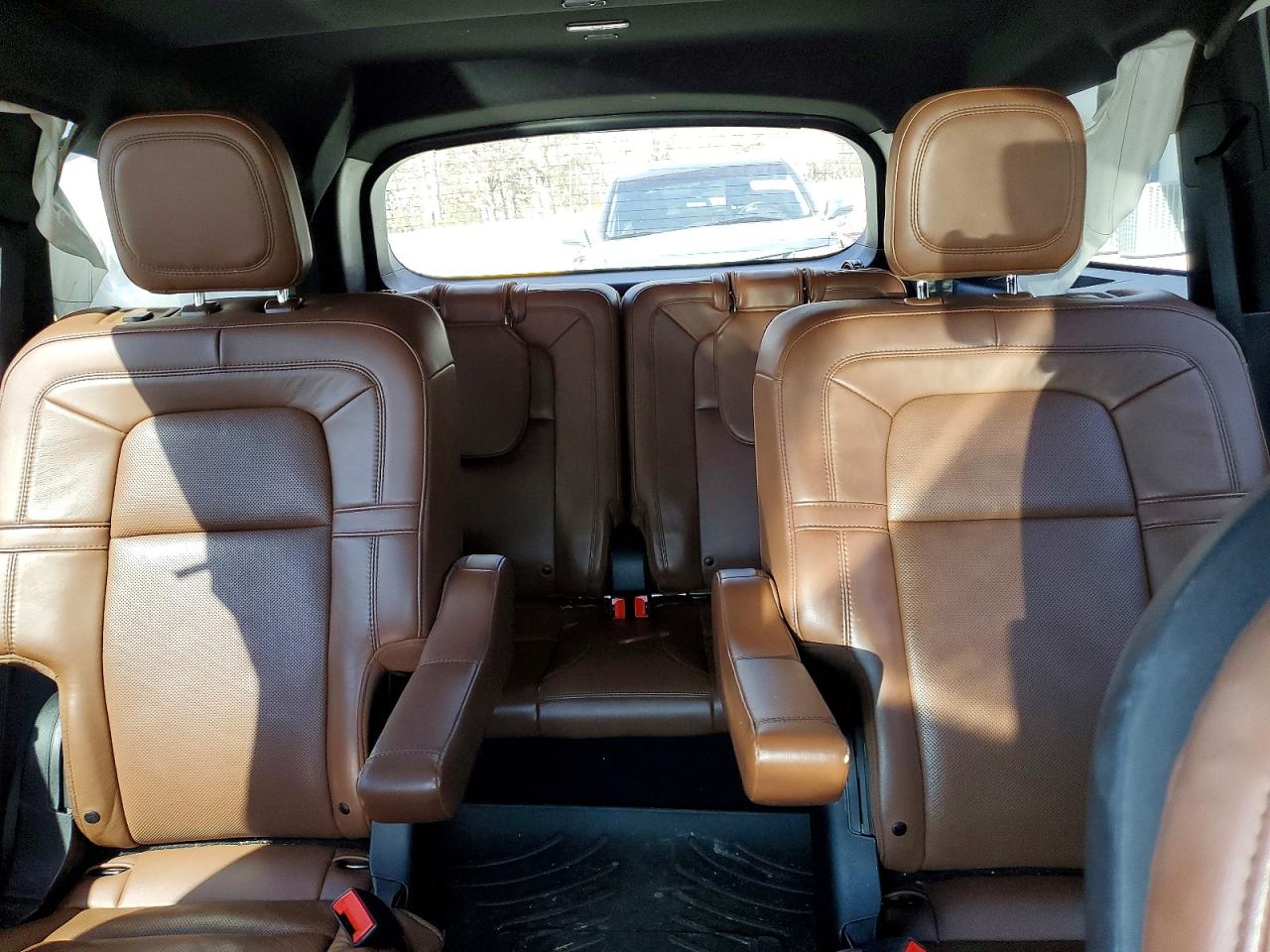 2022 Lincoln Aviator VIN 5LM5J7XC5NGL07909 photo 10