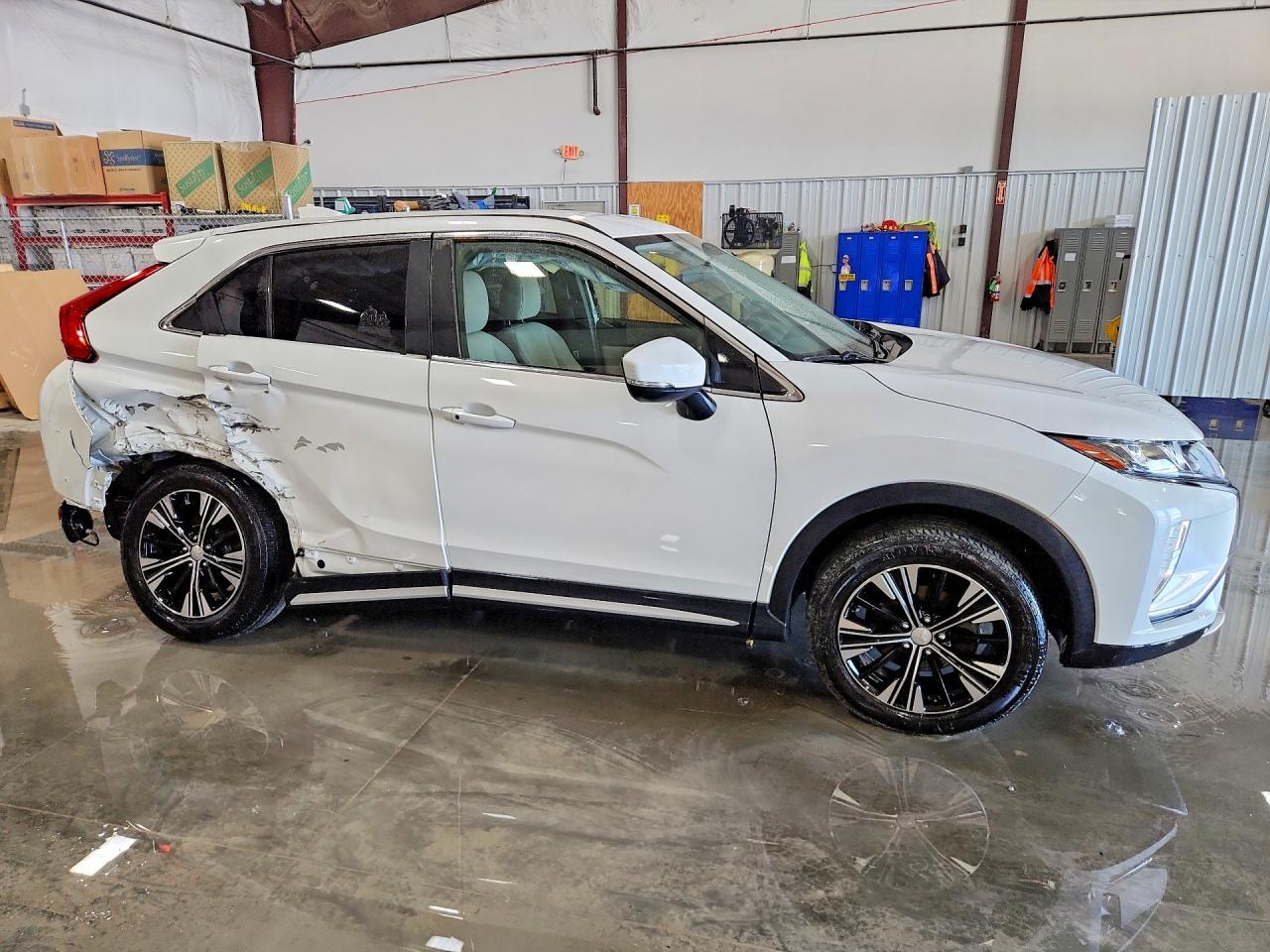 2018 Mitsubishi ECLIPSE VIN JA4AT5AA5JZ051419 photo 4