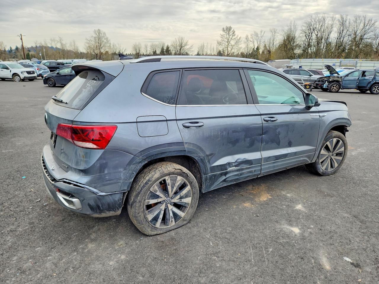 2022 Volkswagen All other VIN 3VVWX7B25NM019937 photo 3