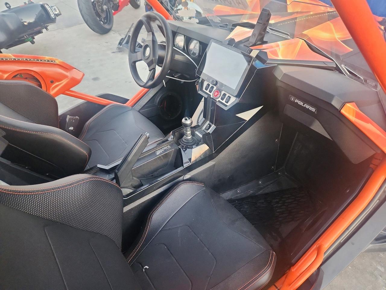 2017 Polaris Slingshot VIN 57XAARFA2H8121235 photo 5