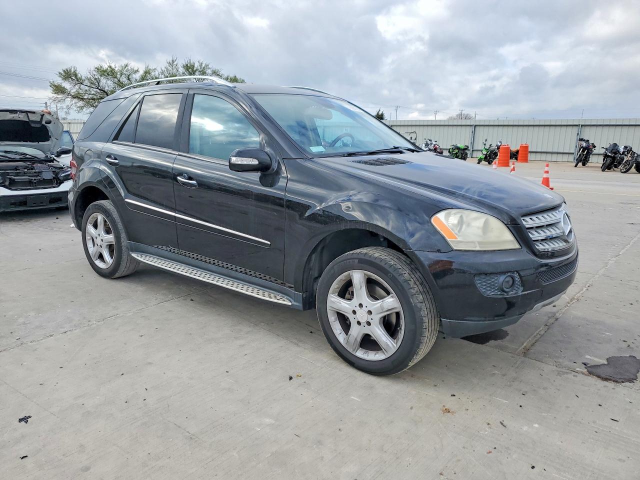 2008 Mercedes-Benz M-class VIN 4JGBB86E08A391107 photo 4