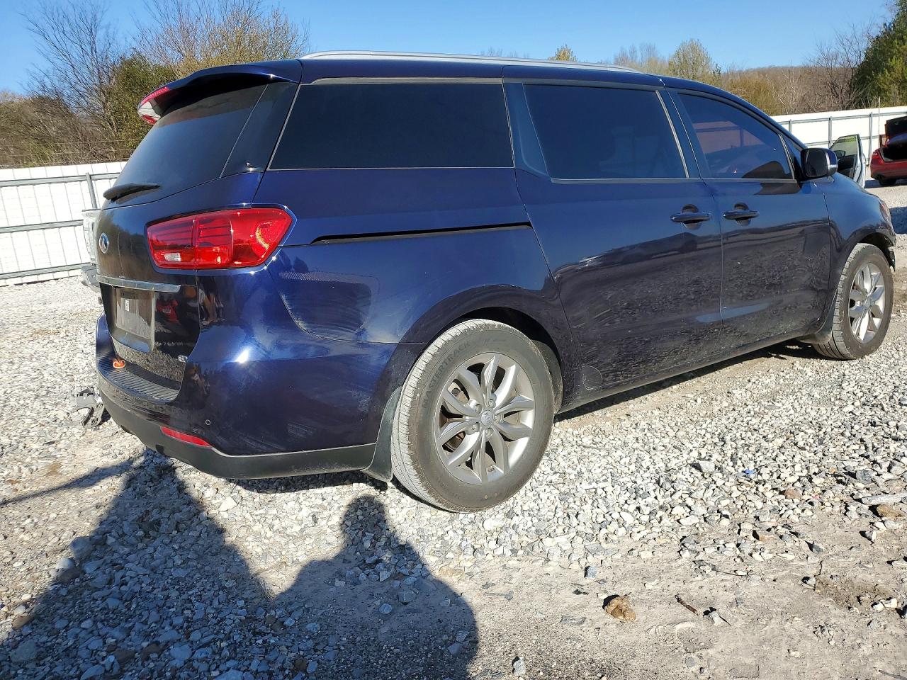 2021 Kia SEDONA VIN KNDMB5C15M6671292 photo 3