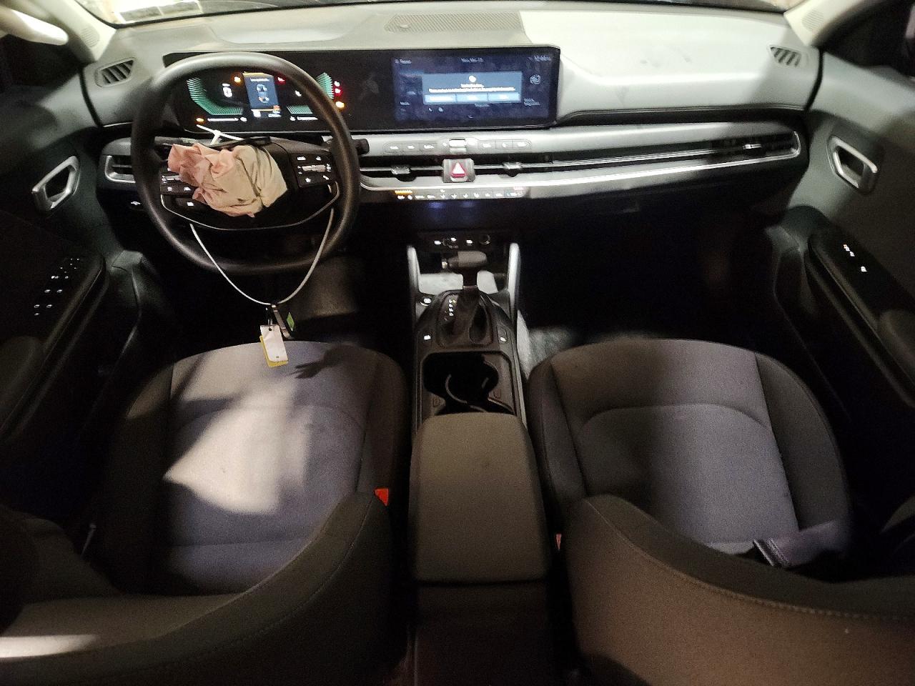 2025 Kia All other VIN 3KPFT4DE6SE129563 photo 8