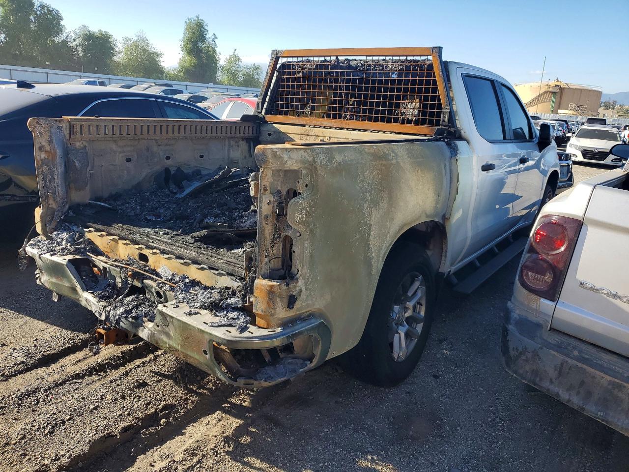 2022 Chevrolet All models VIN 3GCUDAED0NG512223 photo 3