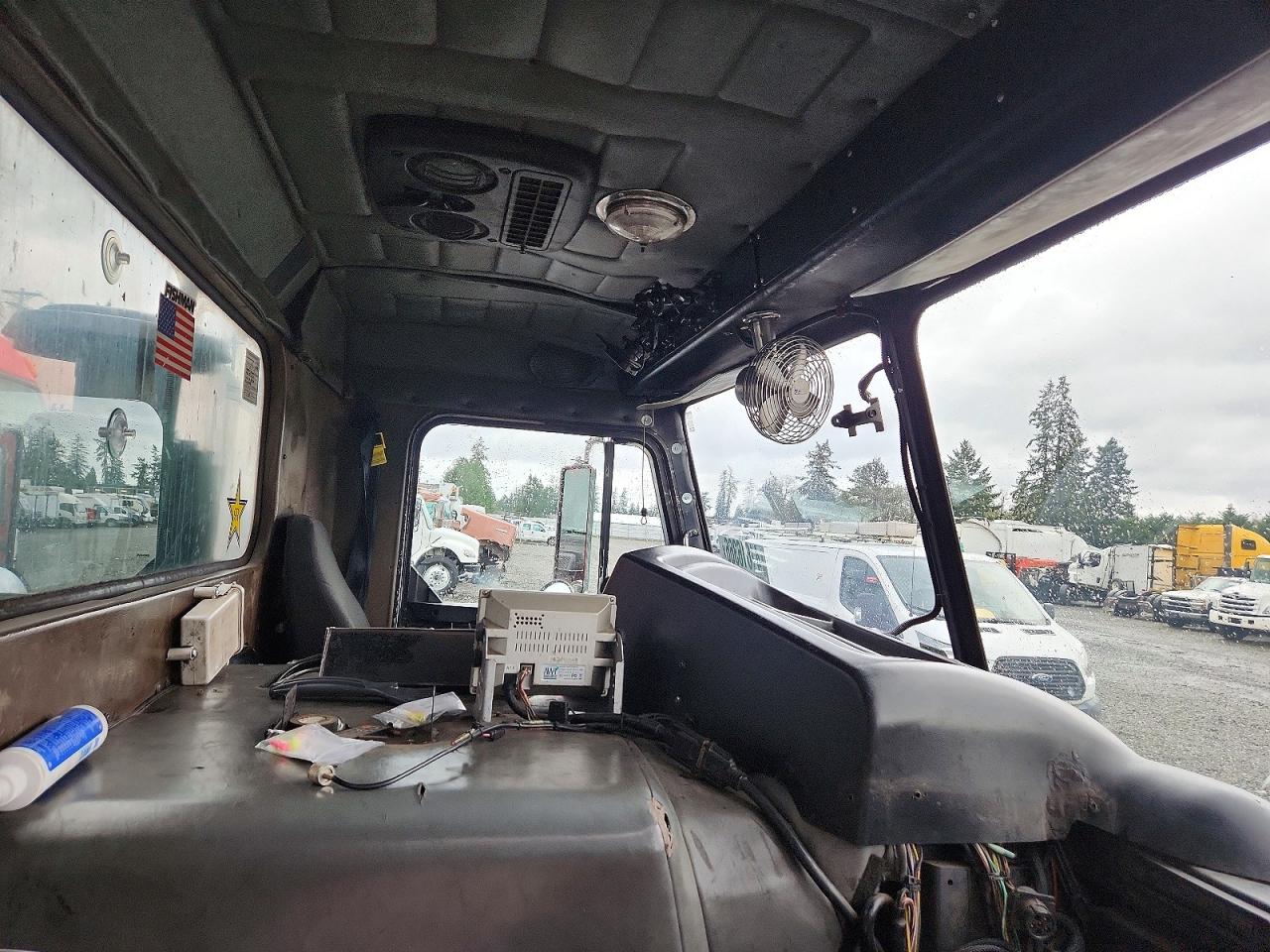 1998 PETERBILT All other VIN 1NPZH58X9WD710801 photo 5