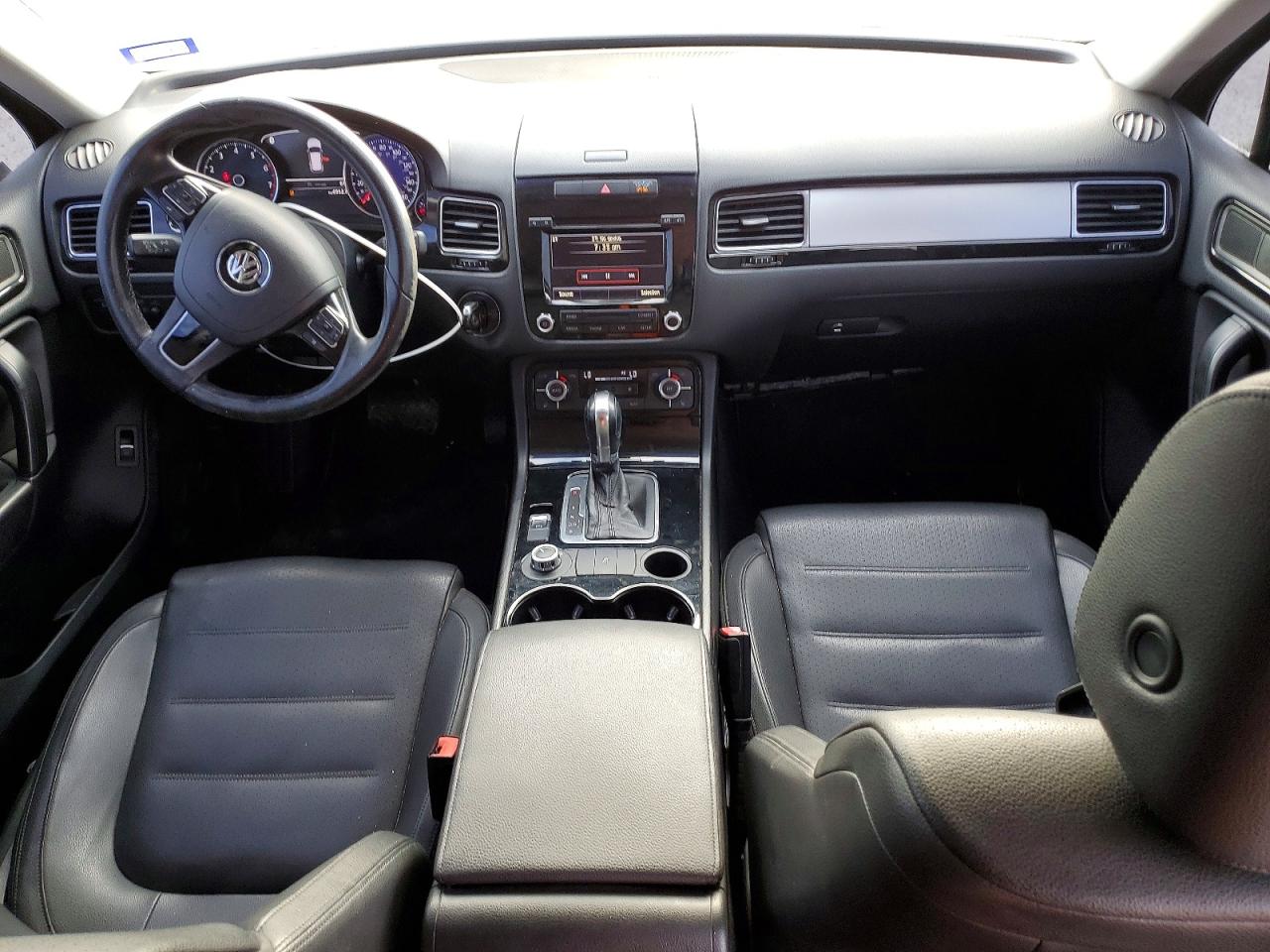 2013 Volkswagen Touareg VIN WVGEF9BP8DD005895 photo 8