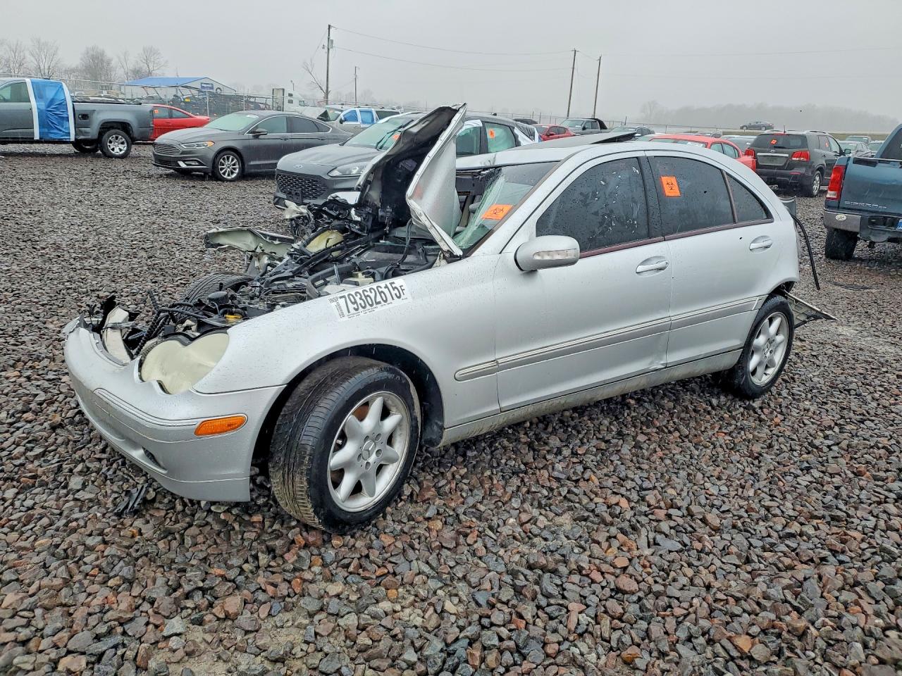 2004 Mercedes-Benz C class VIN WDBRF81J34F521338 photo 1