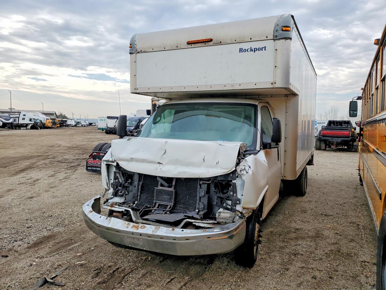 2005 CHEVROLET Express VIN 1GBJG31U451165686 photo 1