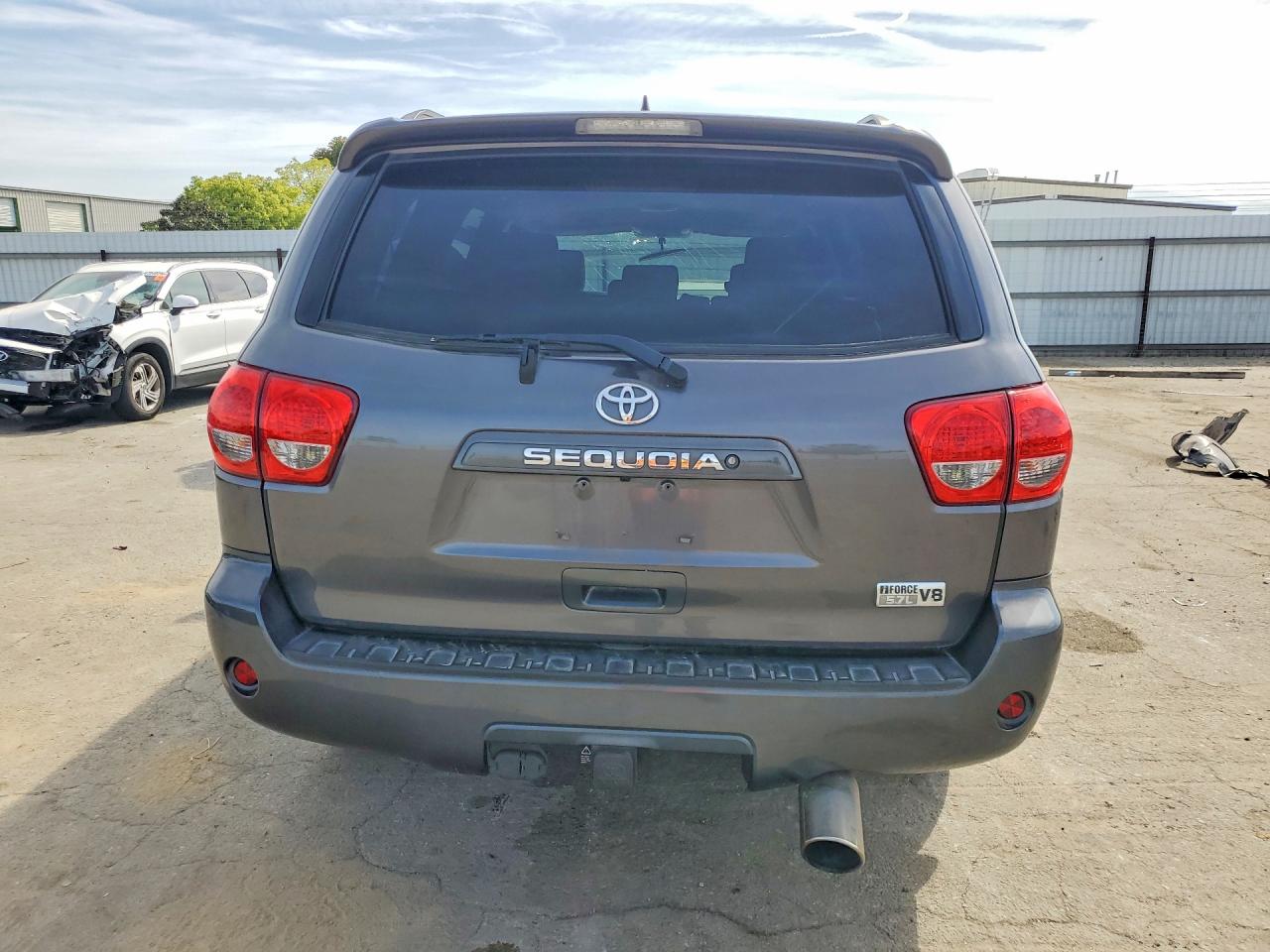 2017 Toyota Sequoia VIN 5TDZY5G12HS068465 photo 6