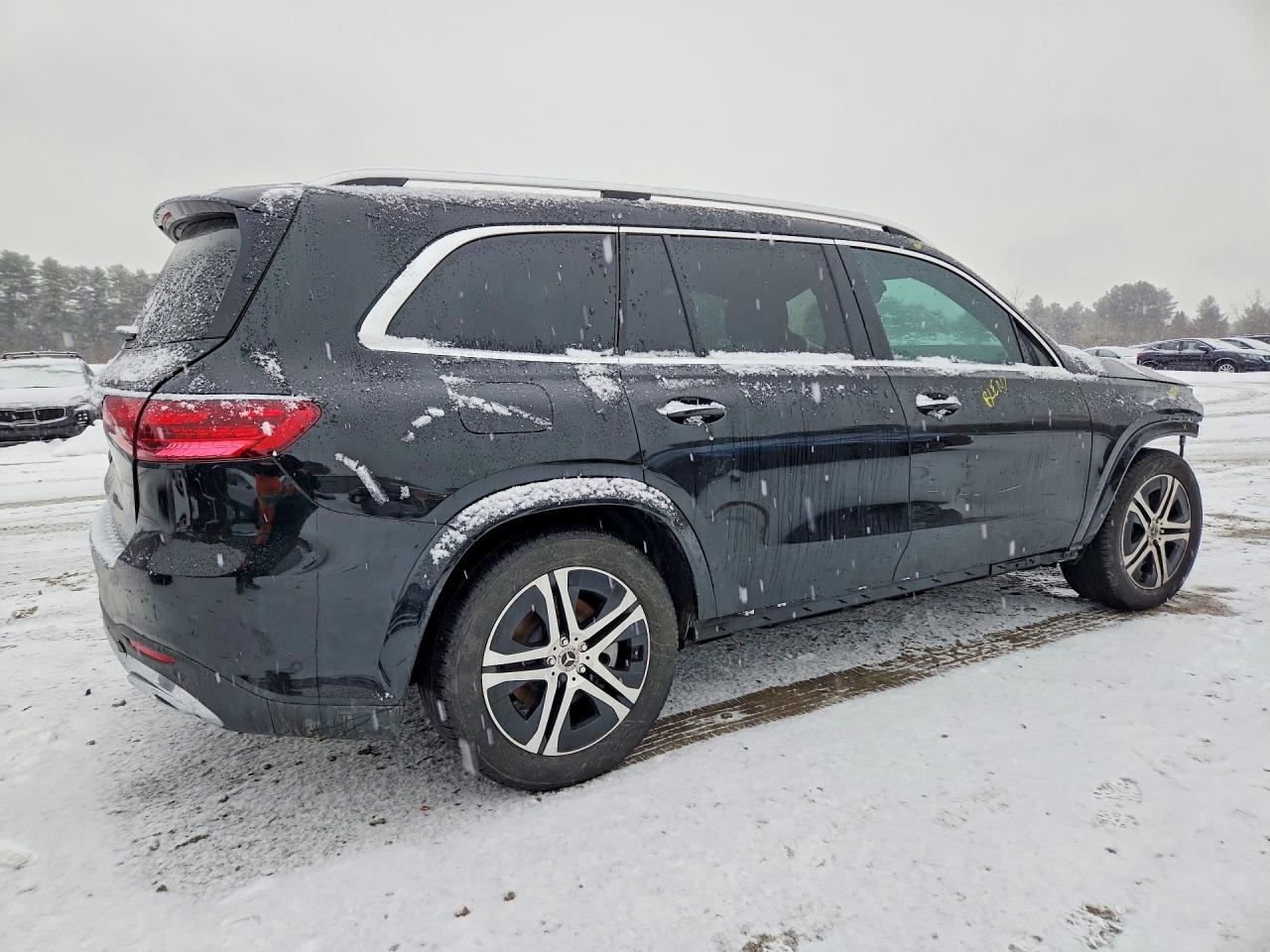 2024 Mercedes-Benz Gls VIN 4JGFF5KE7RB086080 photo 3