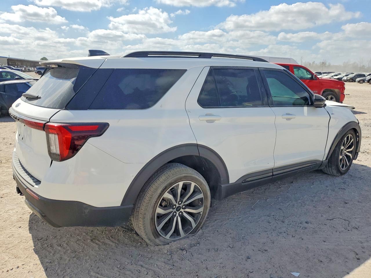 2025 Ford Explorer VIN 1FMUK7KH4SGA81209 photo 3