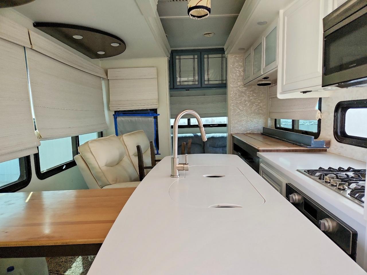 2019 GRAND Solitude VIN 573FS4326K9900627 photo 6
