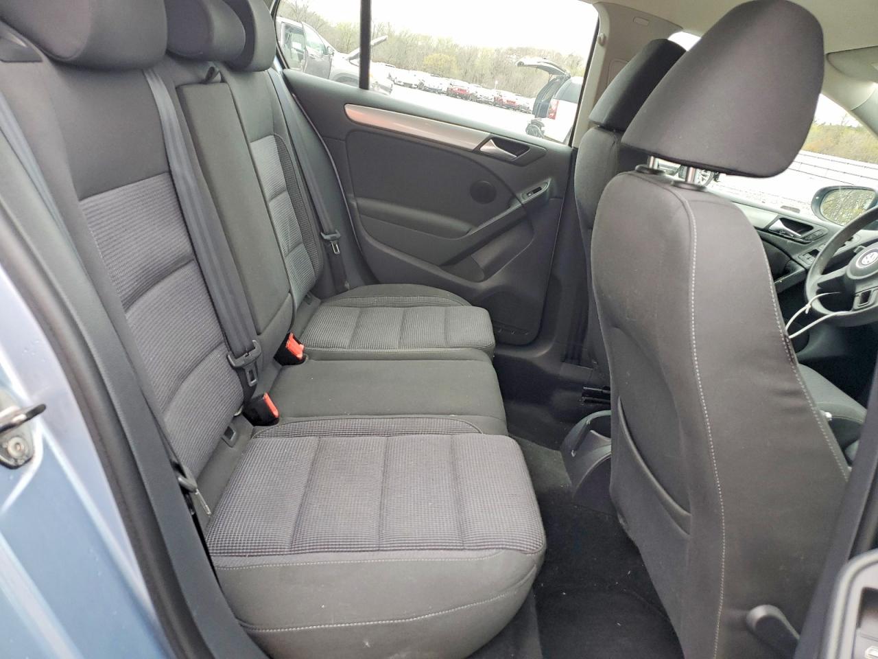 2011 Volkswagen Golf VIN WVWDA7AJ2BW246370 photo 10