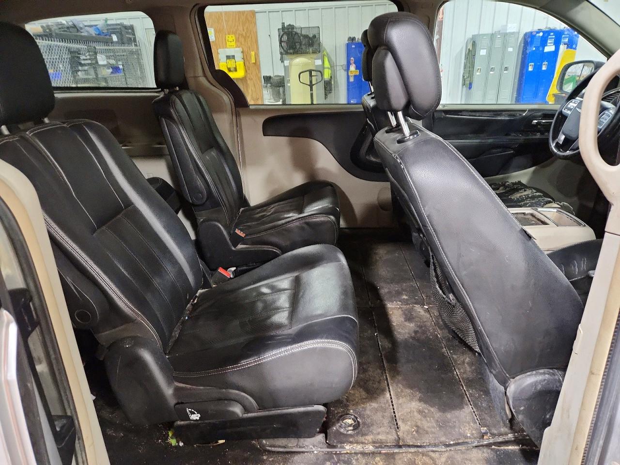 2012 Chrysler Minivan VIN 2C4RC1BGXCR215359 photo 10
