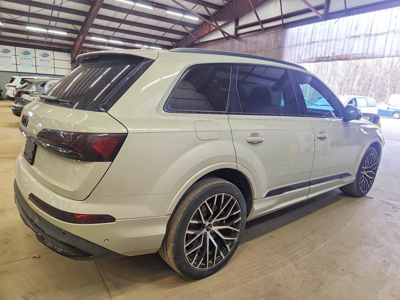 2022 Audi Q7 VIN WA1LXBF73ND004546 photo 3