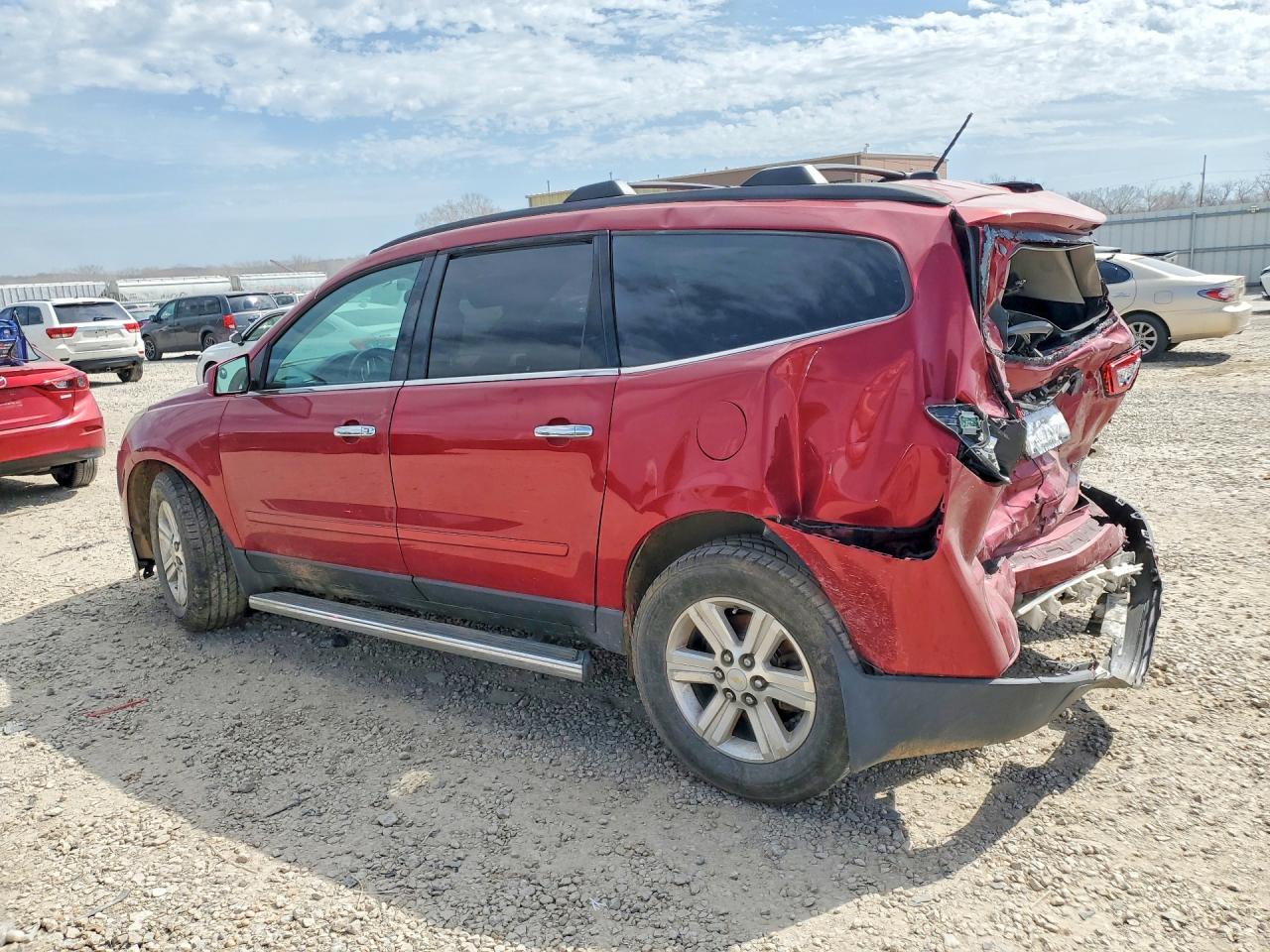 2013 Chevrolet Traverse VIN 1GNKRJKDXDJ224713 photo 2