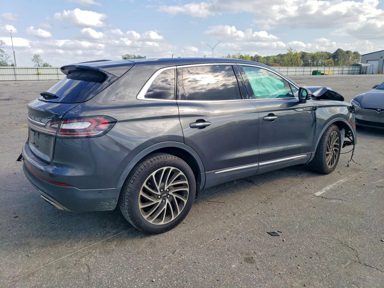 2020 Lincoln Nautilus VIN 2LMPJ6K94LBL28518 photo 3
