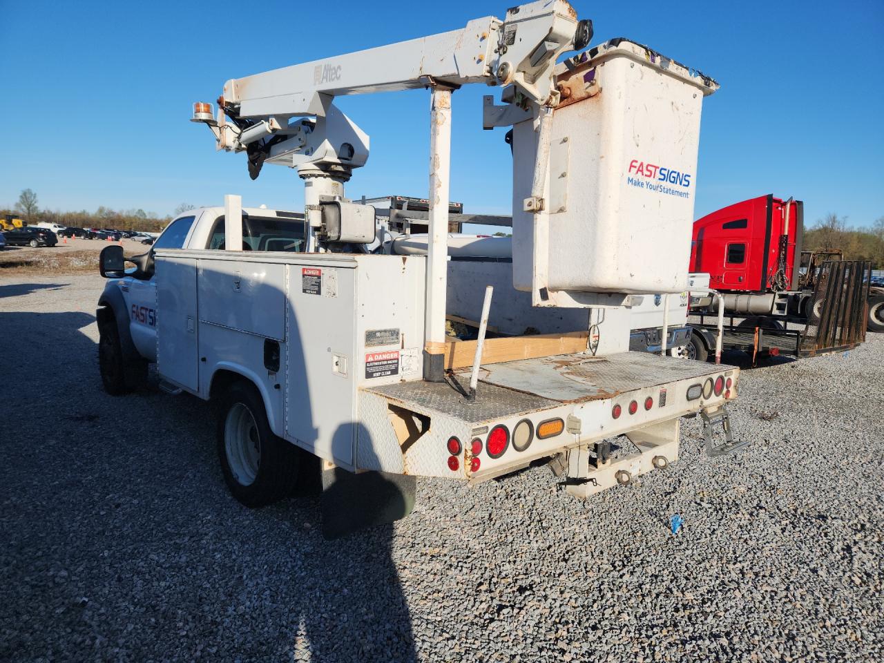 2005 Ford F450 VIN 1FDXF46Y25EC25480 photo 2