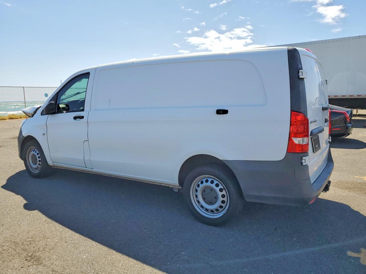 2020 Mercedes Metris VIN WD3PG3EA6L3671943 photo 2