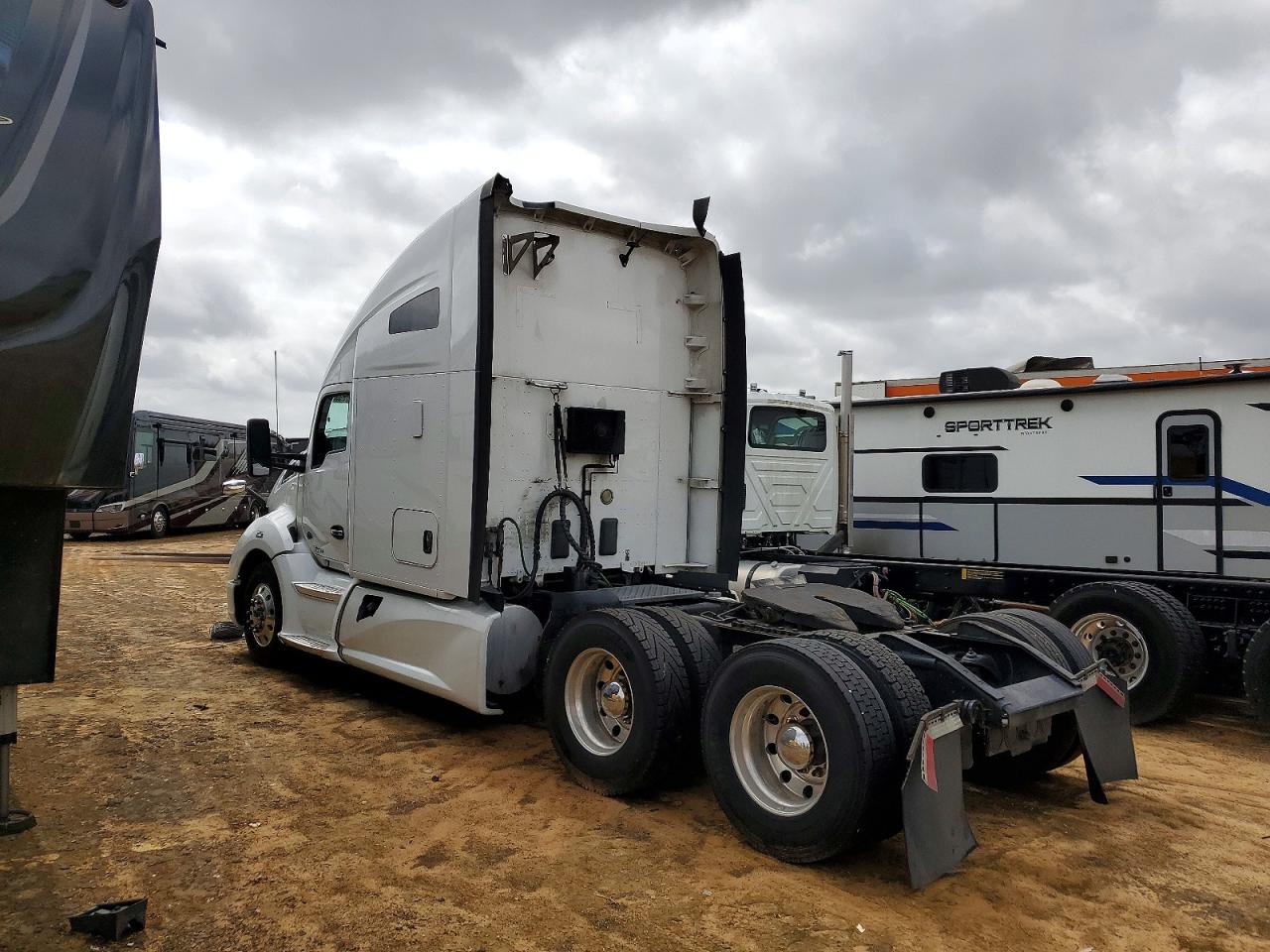2019 KENWORTH All other VIN 1XKYDP9X9KJ241637 photo 3