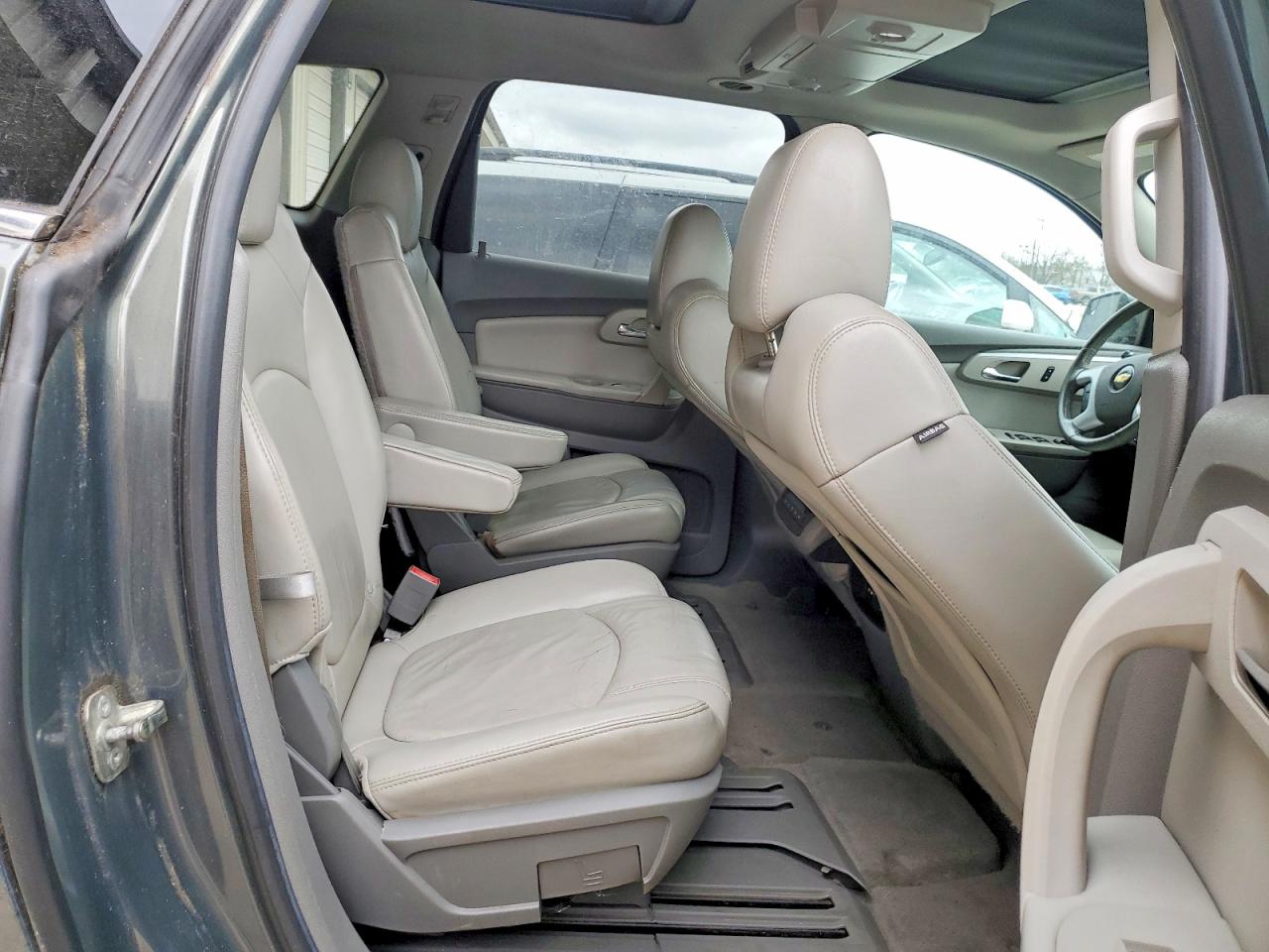 2010 CHEV Traverse VIN 1GNLRGED0AJ221513 photo 11