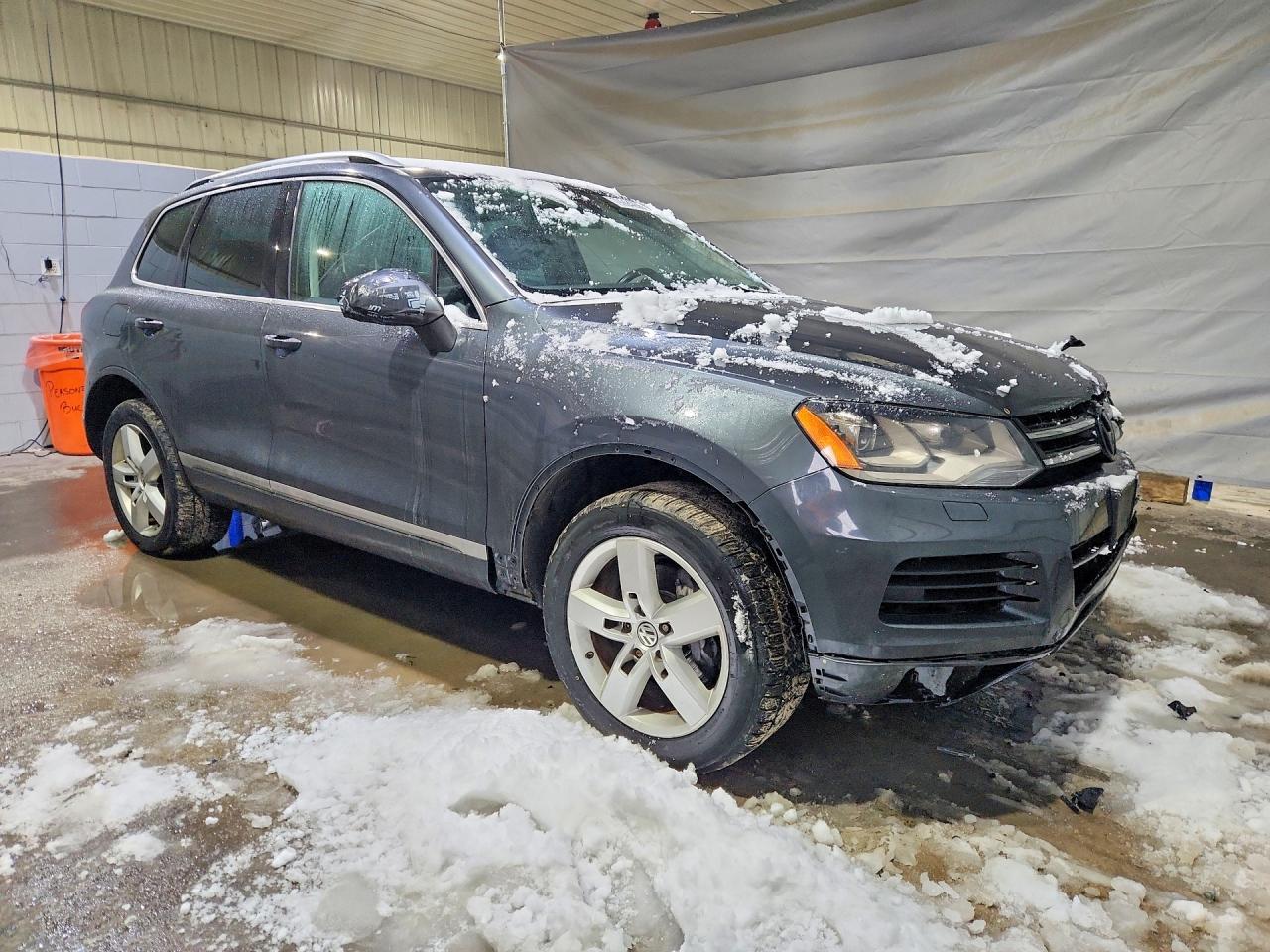 2012 Volkswagen Touareg VIN WVGFF9BP0CD002931 photo 4