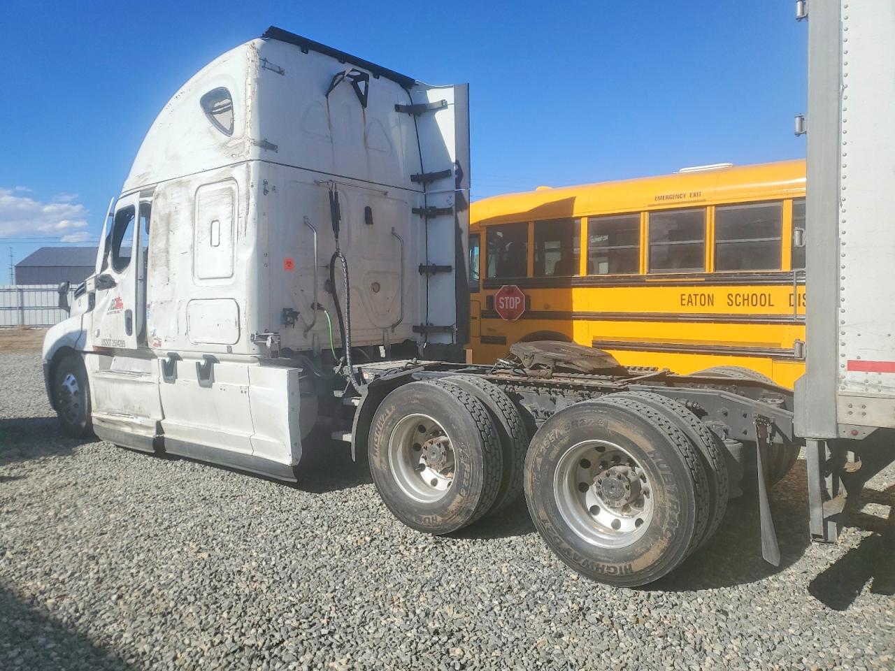 2022 FREIGHTLINER All other VIN 3AKJHHDR9NSMH5634 photo 3