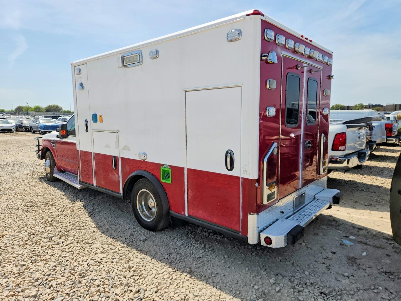 2010 Ford F350 VIN 1FDWF3GR0AEB39706 photo 2