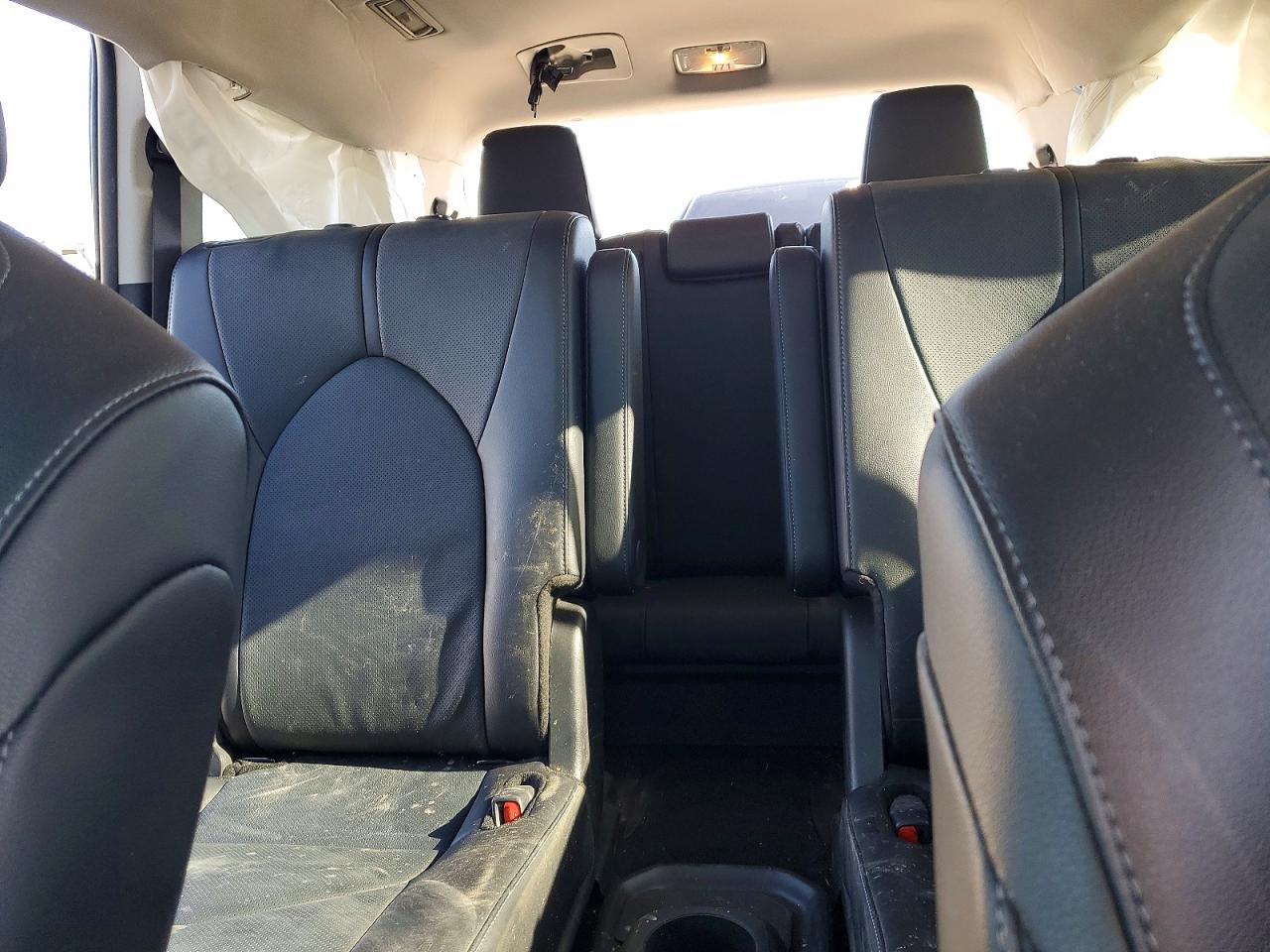 2025 Toyota Highlander hybrid VIN 5TDXBRCH7SS671888 photo 10