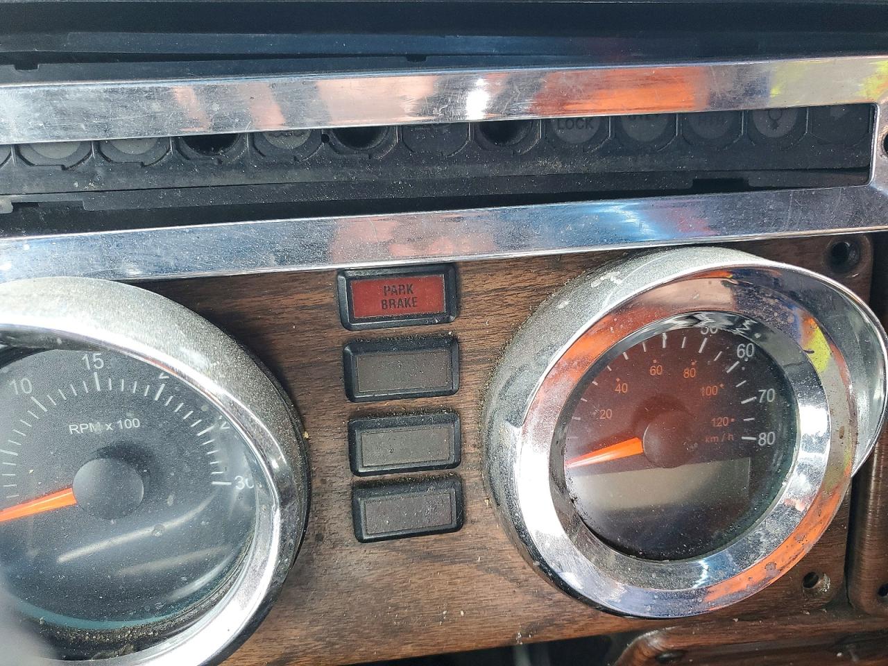 2002 FREIGHTLINER All other VIN 1FUJACAS52LJ79634 photo 8