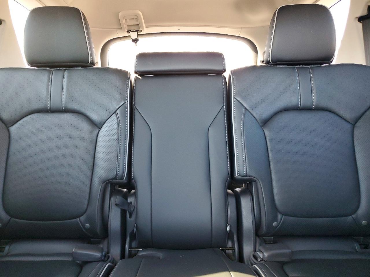 2023 Honda Pilot VIN 5FNYG1H89PB018104 photo 10