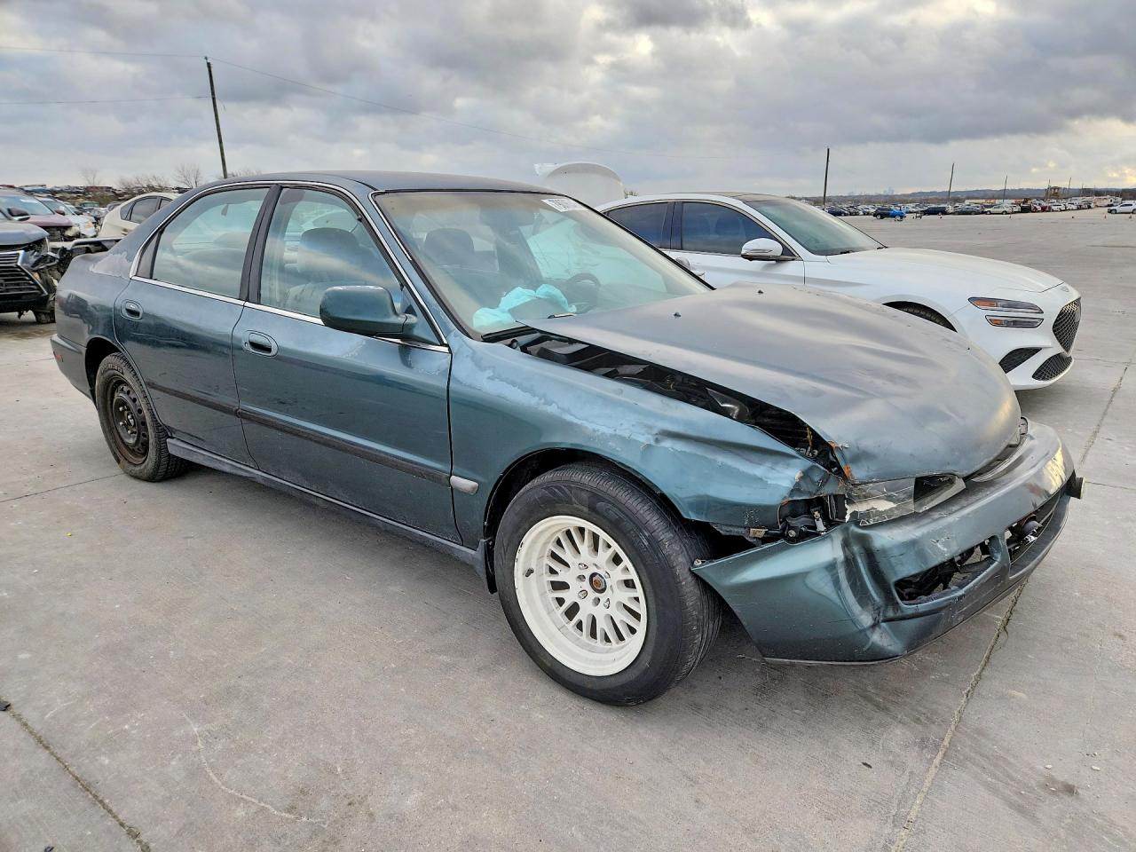1996 Honda Accord VIN 1HGCD5537TA167313 photo 4