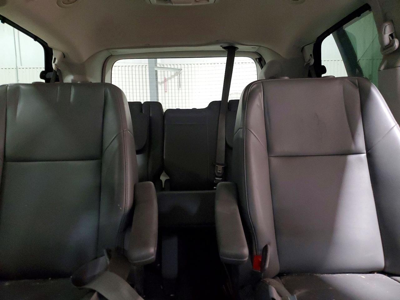 2012 VOLKSWAGEN Routan VIN 2C4RVABG9CR321294 photo 10