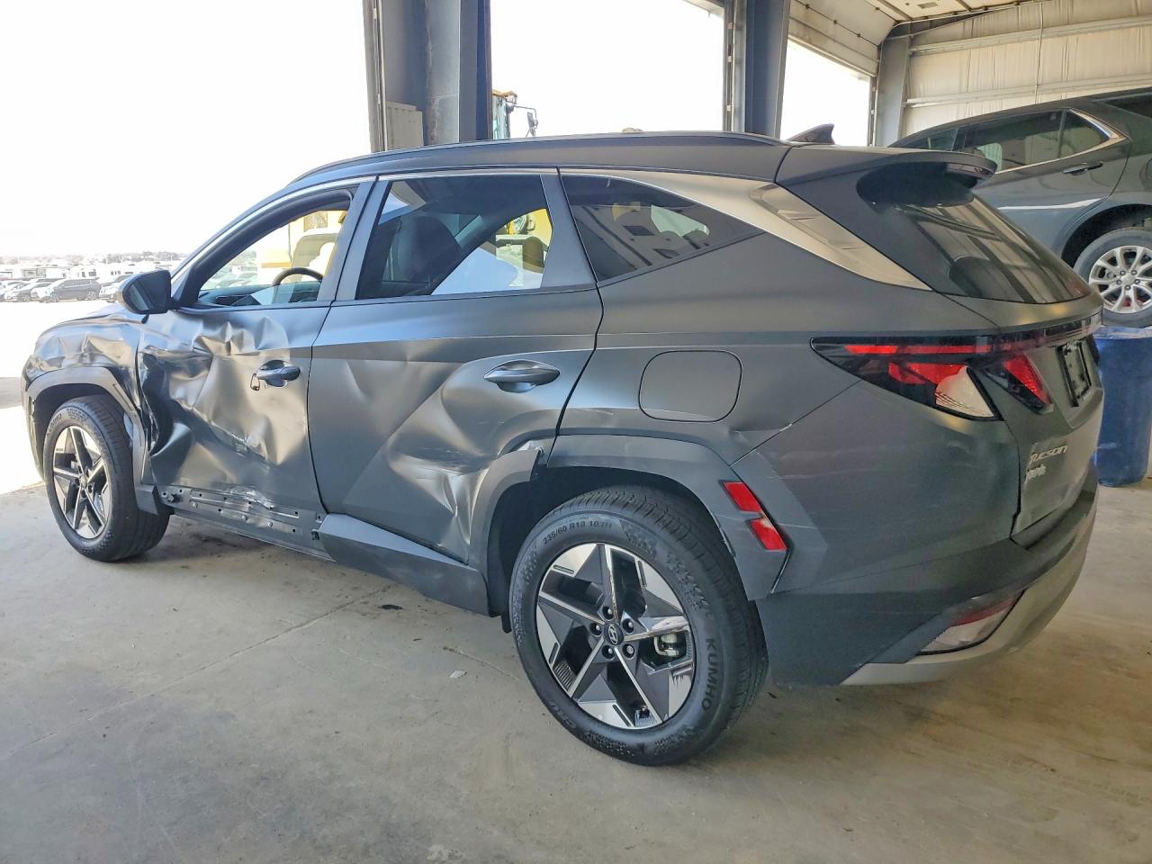 2025 Tucson VIN 5NMJBCDE5SH463891 photo 2