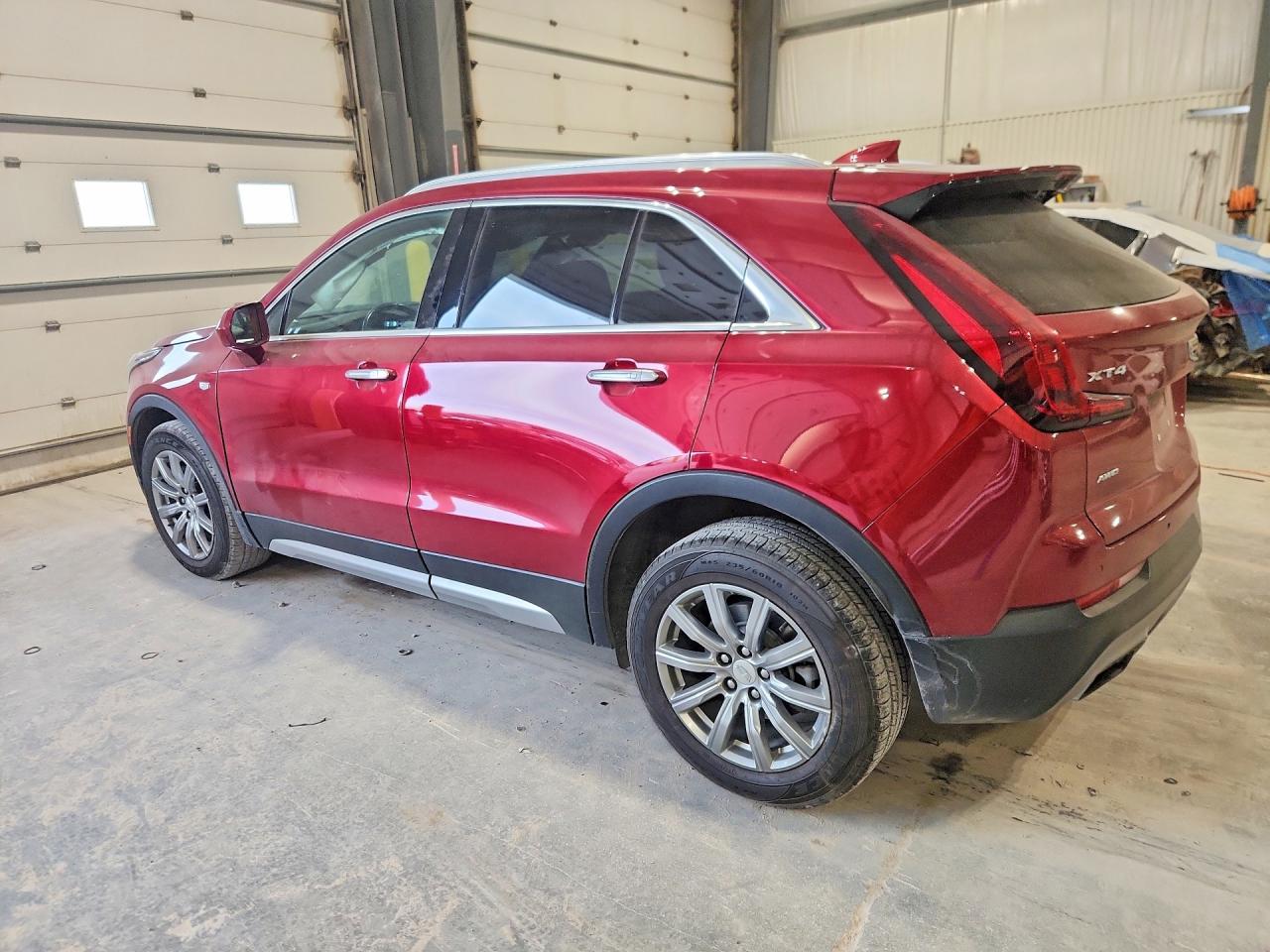 2020 Cadillac Xt4 VIN 1GYFZDR47LF136005 photo 2