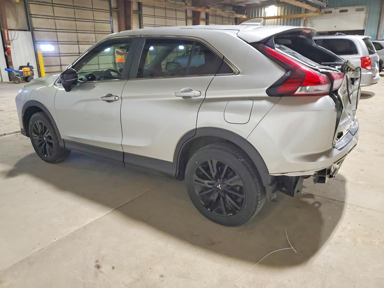 2023 Mitsubishi ECLIPSE VIN JA4ATVAA3PZ010845 photo 2
