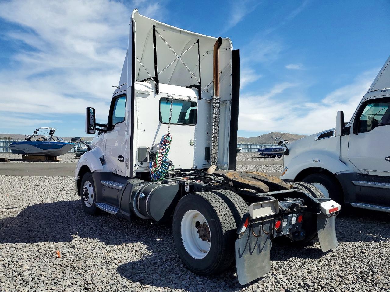 2016 KENWORTH All models VIN 1XKYA48X8GJ496618 photo 3