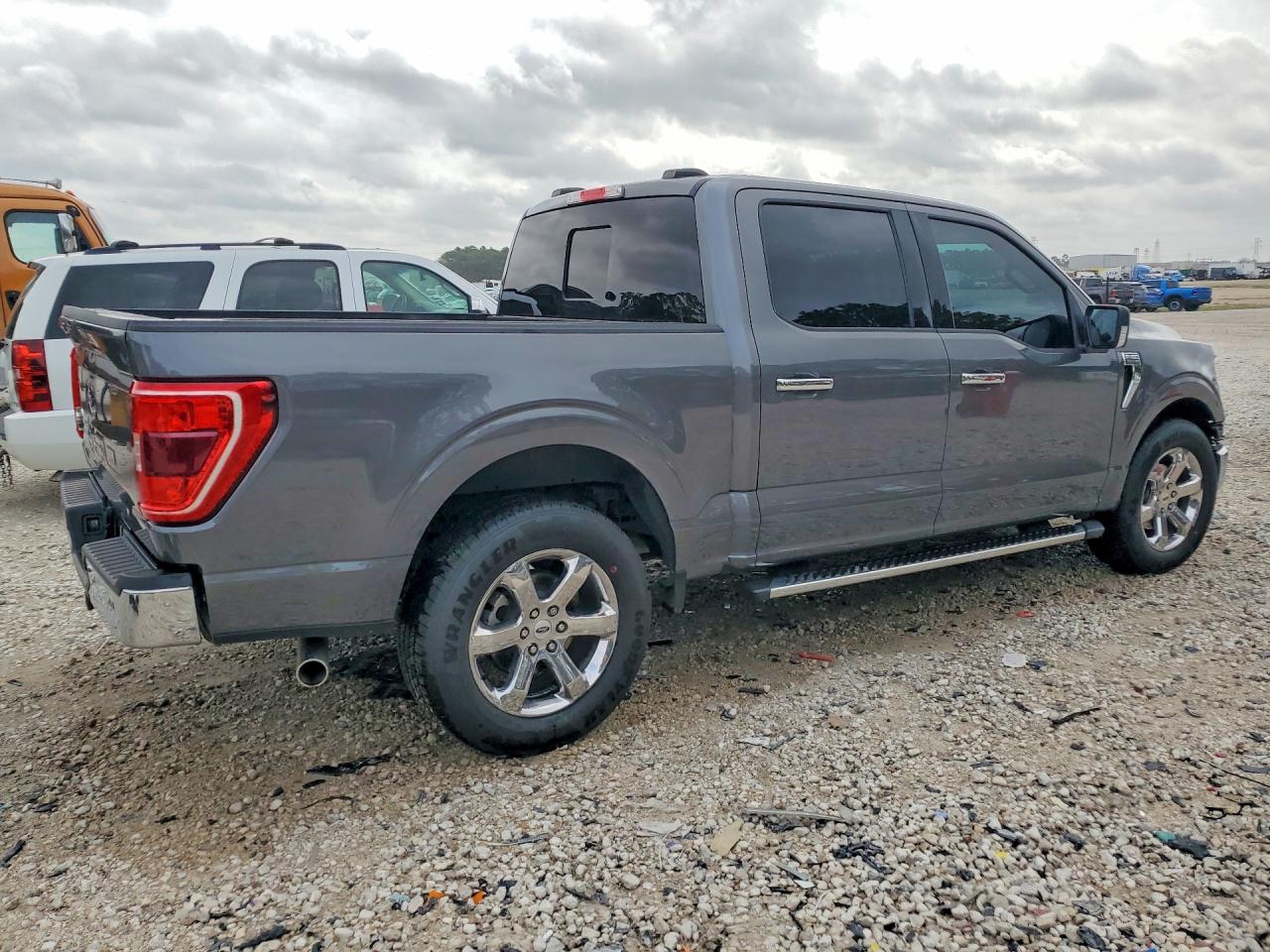 2023 Ford F150 VIN 1FTEW1C56PKF43935 photo 3
